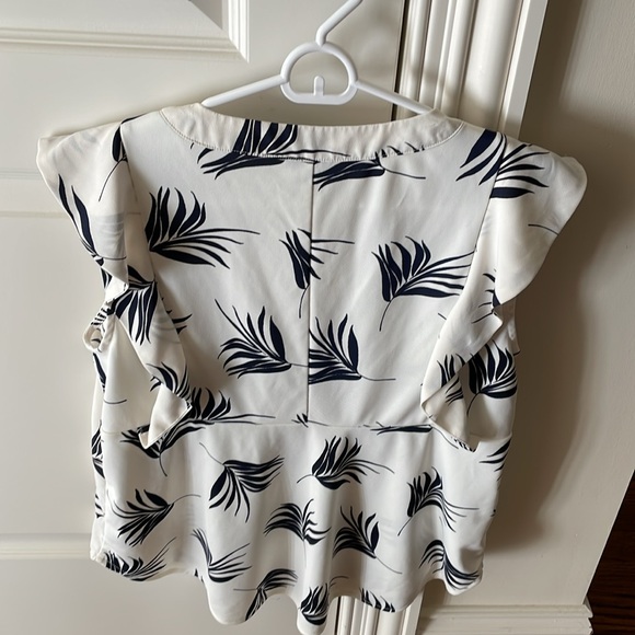 Ann Taylor sleeveless top - Picture 3 of 4